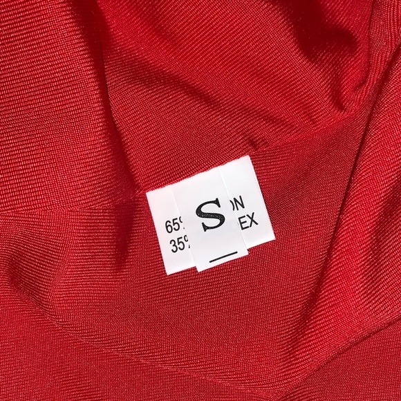 Red one shoulder crop top - Picture 3 of 4